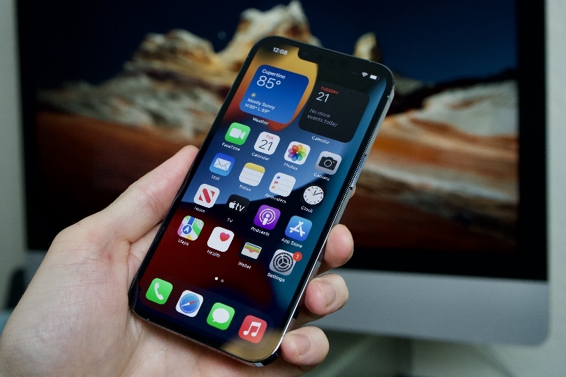 Điện thoại iPhone 13 Pro 6GB/128GB màn hình hiển thị