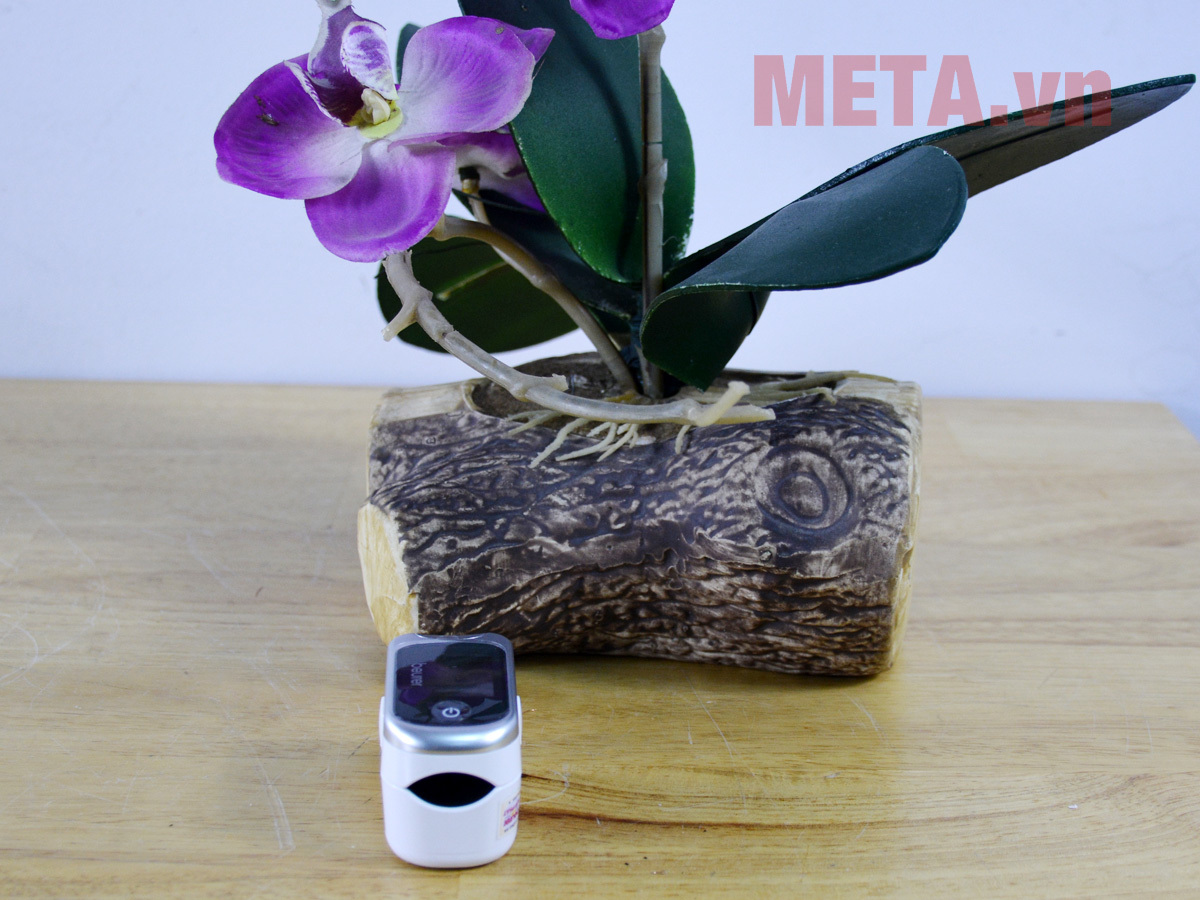 Máy đo nồng độ oxy trong máu SpO2 và nhịp tim Beurer PO40