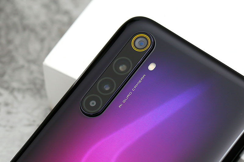 Điện thoại Realme 6 Pro - 8GB/128GB, 6.6 inch, 2 sim