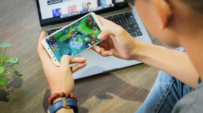 Điện thoại Xiaomi Mi A2 32GB Gold